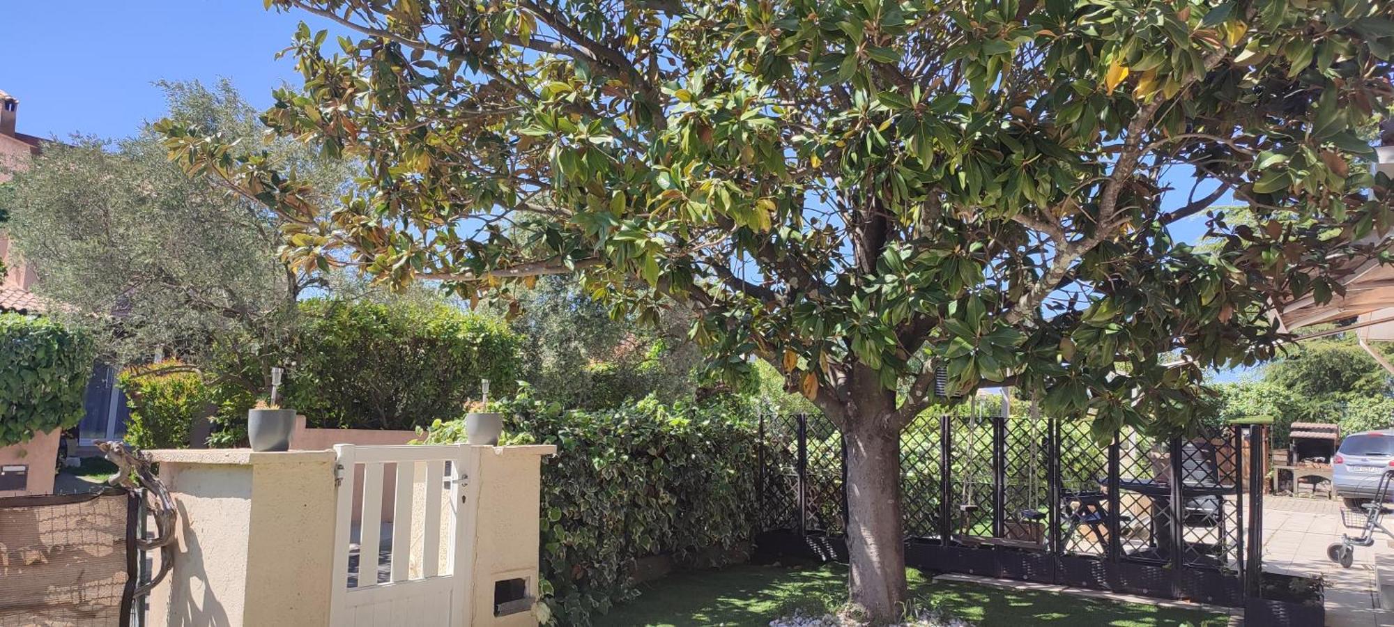 Maison T2 Avec Petit Jardin Dans Impasse Calme บายยาร์ก ภายนอก รูปภาพ